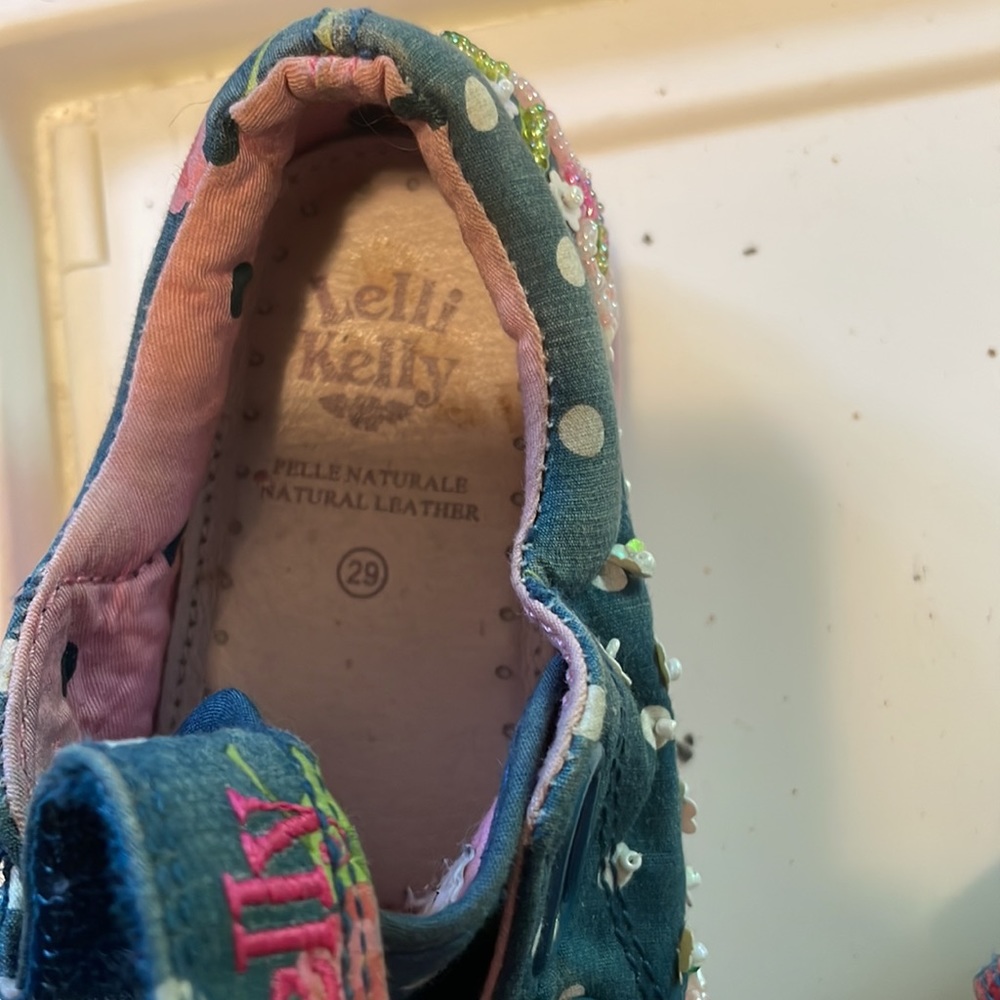 Shoes - Picture 7 of 7